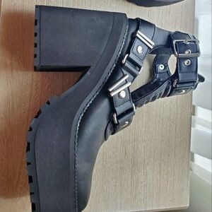 Killstar Electra Cut out boot size 8